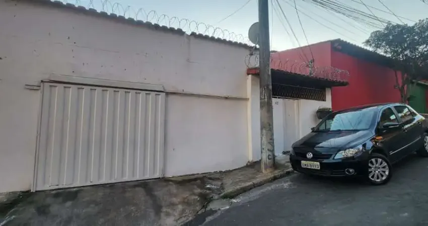 Casa com 3 quartos à venda na Rua Marley Moura Abreu, Ernesto do Nascimento(Barreiro), Belo Horizonte