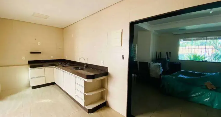 Casa com 3 quartos à venda na Avenida Riacho das Pedras, Jardim Riacho das Pedras, Contagem