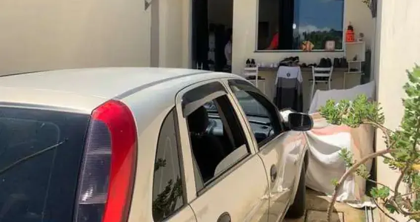 Casa com 2 quartos à venda na Rua Santander, Camargos, Ibirité