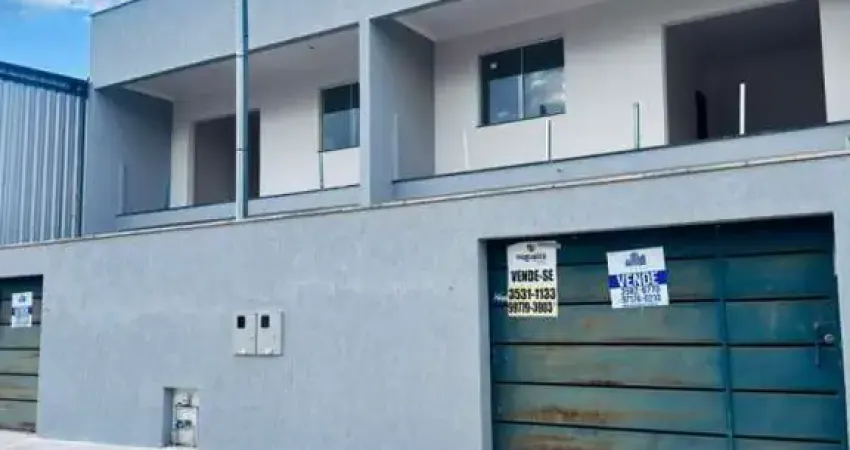 Casa com 3 quartos à venda na Rua E, Centro, Sarzedo