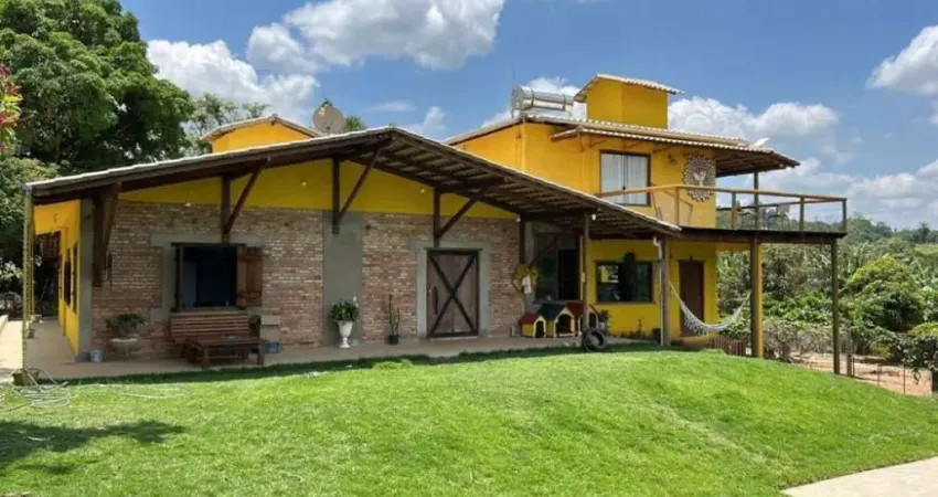 Fazenda à venda na Praça Silva Nenem, Centro, Florestal