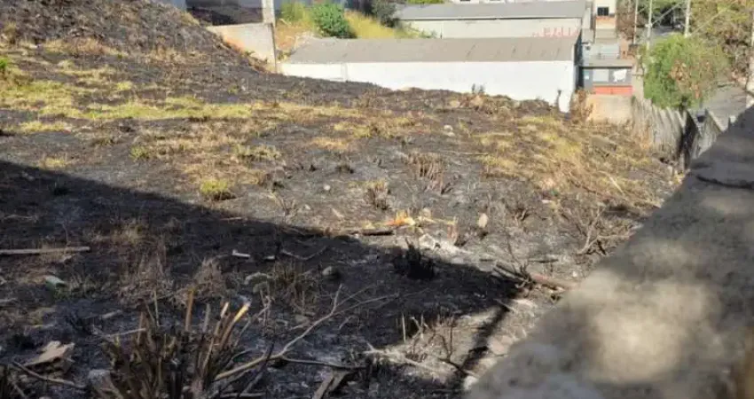 Terreno à venda na Avenida Expedito de Faria Tavares, Jatobá (Barreiro), Belo Horizonte