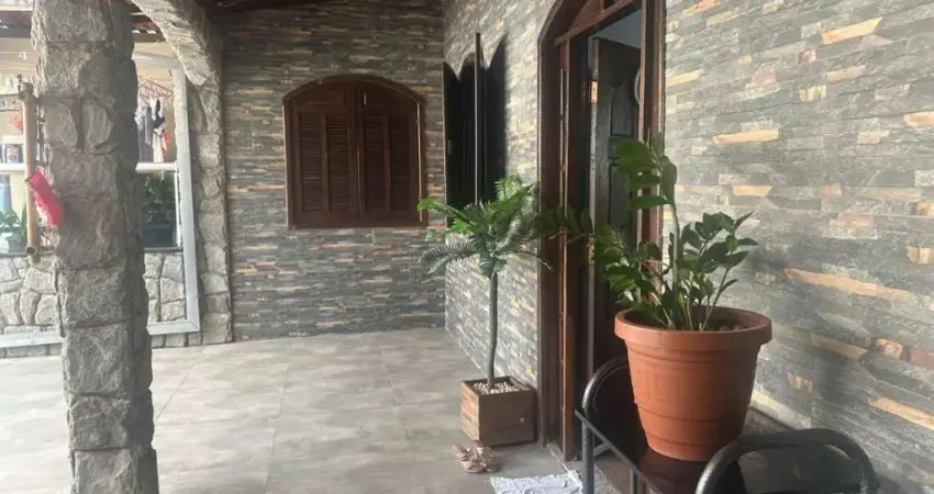 Casa com 3 quartos à venda na Rua Hilton Calixto Correa, Santa Helena, Contagem