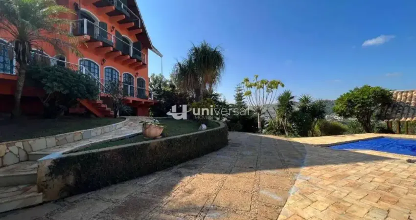 Casa com 5 quartos perto do centro com amplo terreno - DE R$ 850.000,00 POR R$ 750.000,00