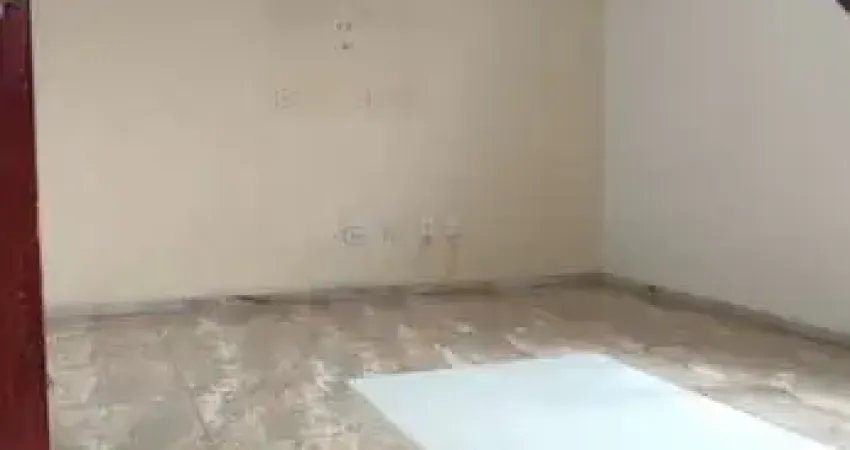Casa residencial em rua pública para Venda na Brasília, Feira de Santana, 2 quartos, 1 suíte, 1 sala, 1 banheiro, 1 vaga, 220m² área total.