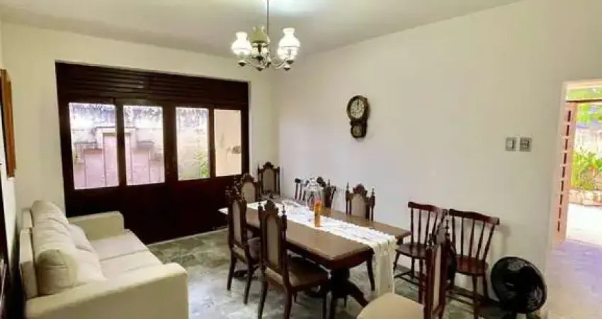 Casa residencial para Venda em rua púbica, Santa Mônica, Feira de Santana, 4 quartos, 2 suítes, 2 salas, 3 banheiros, 1 vaga, 560m² área total.