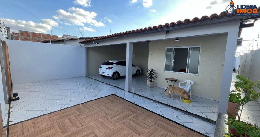 Casa residencial para Venda em rua pública, Conceição, Feira de Santana, 3 quartos, 1 sala, 3 banheiros, 4 vagas, 300m² área total.