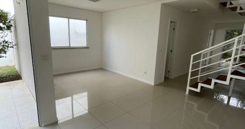 Casa residencial para Venda em condomínio fechado, Sim, Feira de Santana, 3 suítes, 1 sala, 4 banheiros, 2 vagas, 200m² área total.
