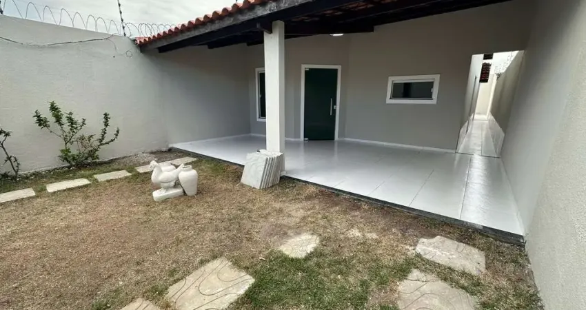 Casa residencial para Venda em Rua Pública na Conceição, Feira de Santana, 3 quartos sendo 1 suíte, 1 sala, 2 banheiros, 2 vagas