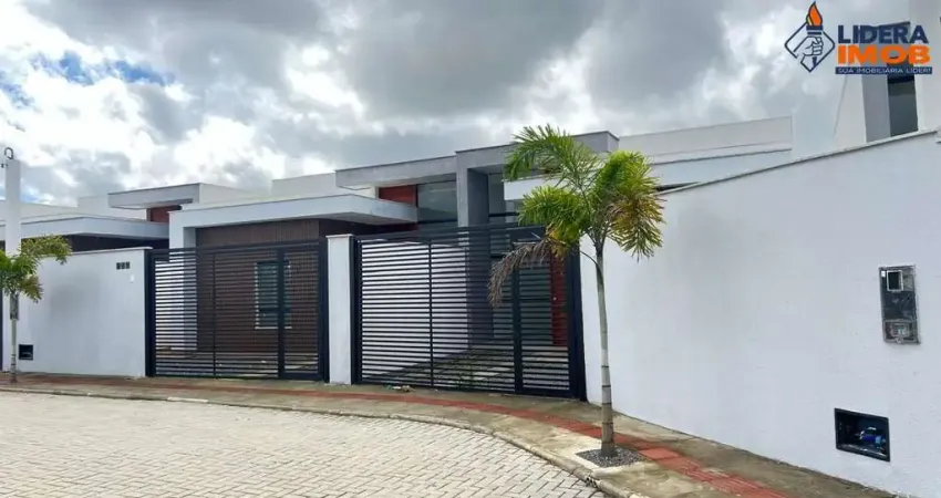 Casa residencial para Venda em rua pública, Sim, Feira de Santana, 3 quartos, 1 suíte, 1 sala, 2 banheiros, 2 vagas, 130m² área total.