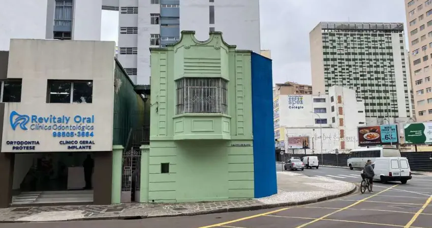 Casa à venda na Rua Visconde de Nacar, 1001, Centro, Curitiba