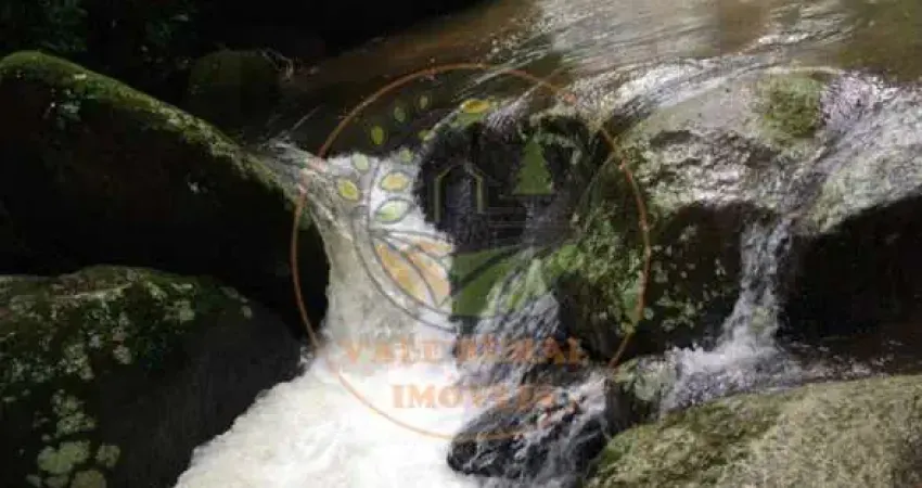 CHÁCARA MARAVILHOSA COM CHALÉ E LAGO DE PEIXES EM SÃO FRANCISCO XAVIER - CH00233