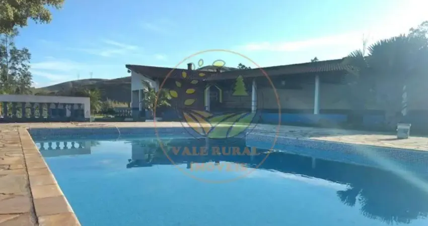 BELÍSSIMO SÍTIO COM PISCINA DE ÁGUA NATURAL, PASTO FORMADO, E NASCENTE EM SJC - ST00112