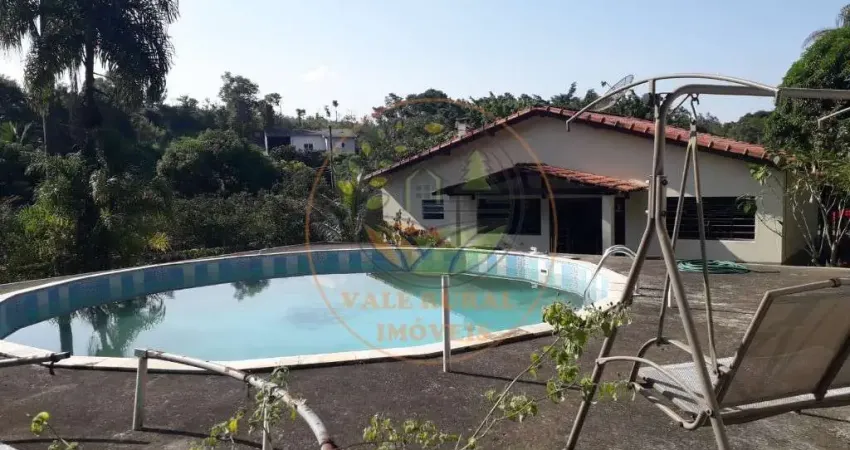 EXCELENTE CHÁCARA DE 3.200 M² EM JACAREÍ COM PISCINA E POMAR! ch00138