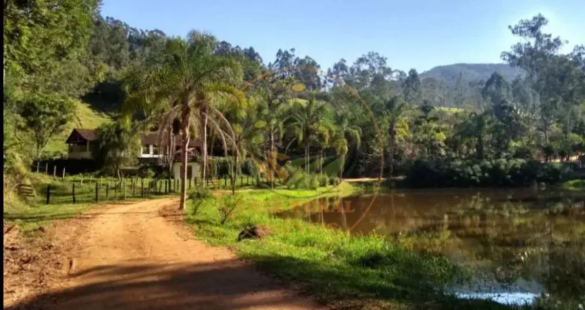 OPORTUNIDADE! FAZENDA COM 85 ALQUEIRES EM PARAIBUNA-SP  FA00298
