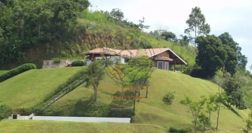 OPORTUNIDADE INCRÍVEL! MARAVILHOSA CHÁCARA EM IGARATÁ- SP NA BEIRA DA REPRESA  CH00399