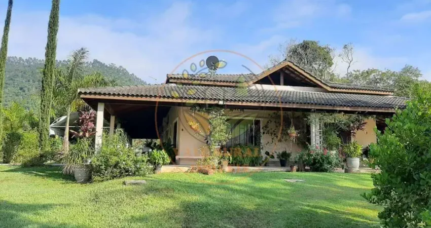 EXCELENTE CHÁCARA COM 16.000M² EM SANTA BRANCA - SP  CH00397