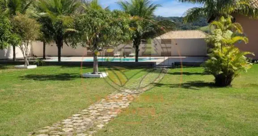 CHÁCARA MARAVILHOSA DE 3.000M² EM JACAREÍ - SP COM SALÃO DE FESTAS CH00401