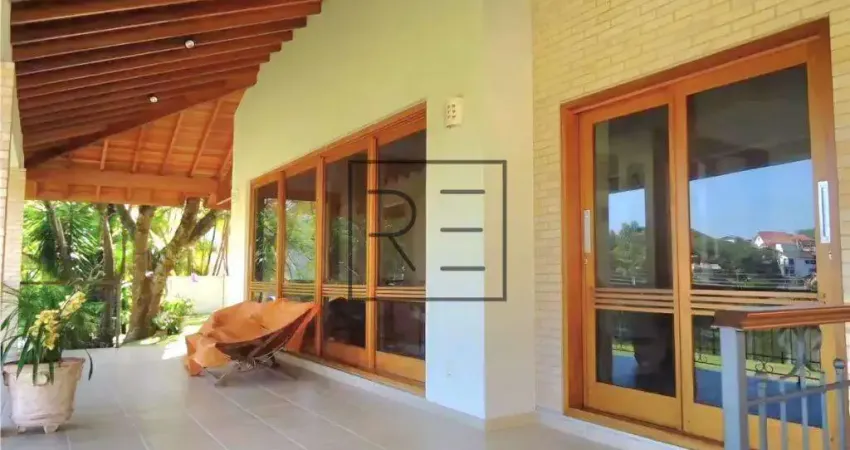 Casa com 2300m² de terreno a venda no Condomínio Marambaia, em Vinhedo - SP