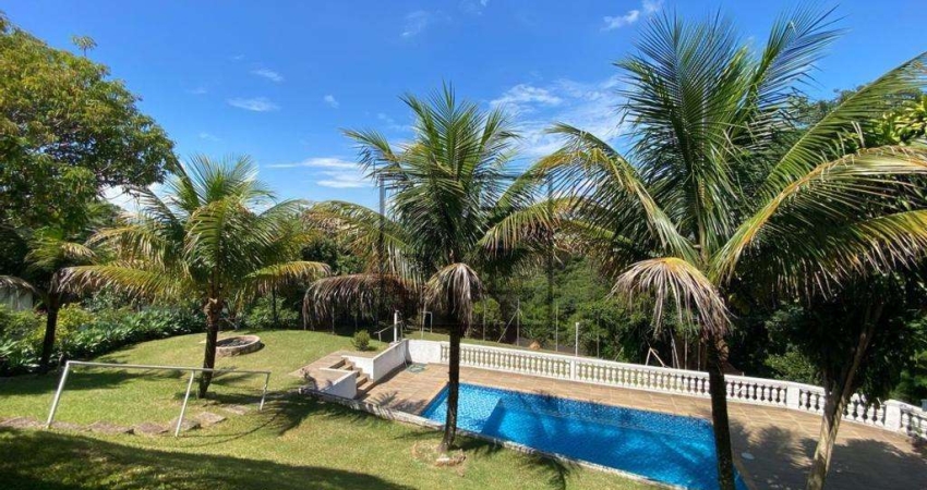 Chácara à venda em Valinhos com 3800 m² de área total e 320 m² de área construída.