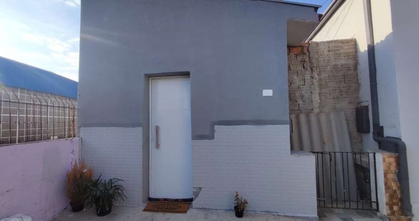Casa de vila para locação no Centro de Piracicaba – Rua Santa Cruz, ao lado do Terminal Central