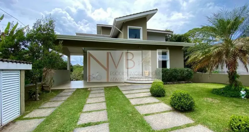 MODERNA E ACONCHEGANTE CASA COM 322m²  EM VARGEM GRANDE PAULISTA - PORTEIRA FECHADA