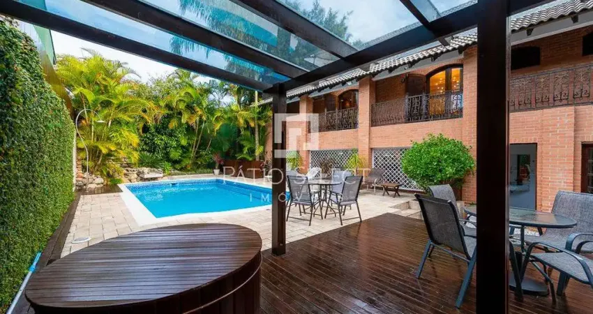 Casa com 767 m², 6 quartos sendo 4 suítes à venda no bairro Uberaba.