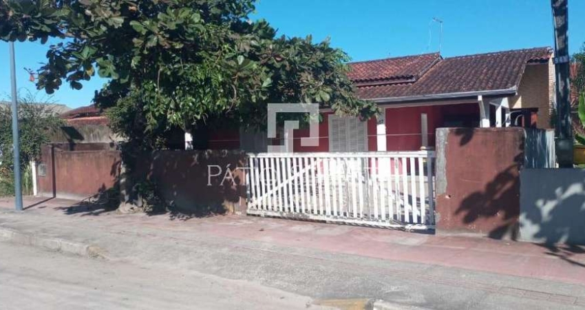 Casa com 172 m², 5 quartos sendo 3 suítes à venda no bairro Itapema do Norte.