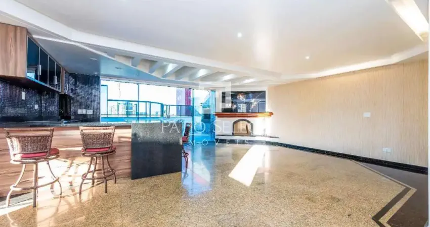 Cobertura com 240.96 m², 3 quartos sendo 2 suítes para alugar no bairro Centro.