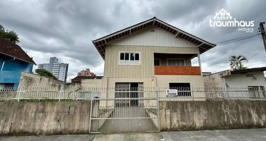 Casa com 3 dormitórios à venda, 200 m² por R$ 650.000,00 - Garcia - Blumenau/SC