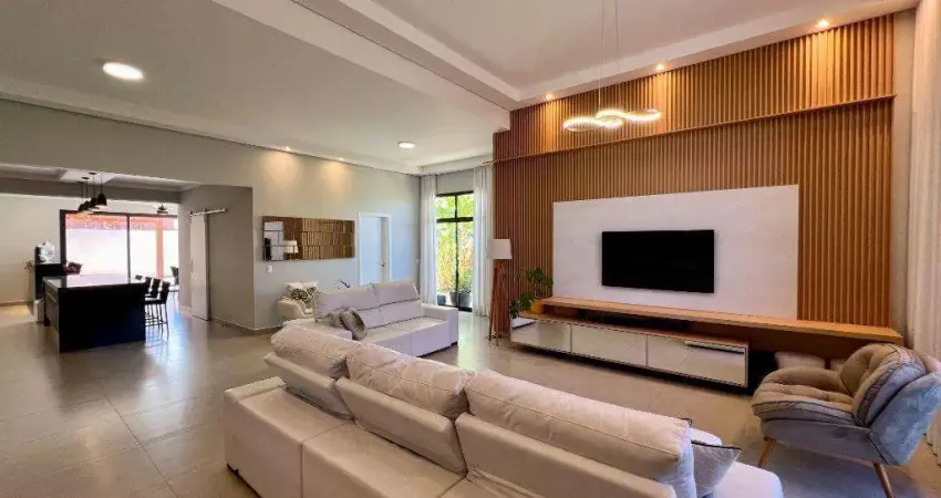 Casa à venda em Jaguariúna, Residencial Campo Camanducaia, com 3 suítes, com 303 m²