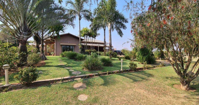 Casa à venda em Jaguariúna, Condomínio Plazza Ville, com 3 suítes, com 450 m²