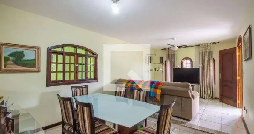 Casa com 5 quartos à venda na Rua Flor de Amoras, 139, Jardim das Flores, Osasco