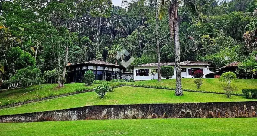 Casa em condomínio na fazenda boa fé, teresópolis – 5 quartos, 2 suítes, lazer completo e 3.935 m² de terreno