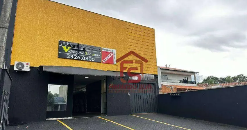 VENDO - Imóvel Comercial com 418m² de Construção na Av. São João