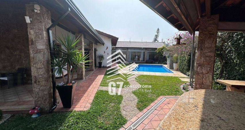 MEGA CASA COM TERRENO DE 556m e uma area construida de 225m - 4 SUITES - E COM PISCINA
