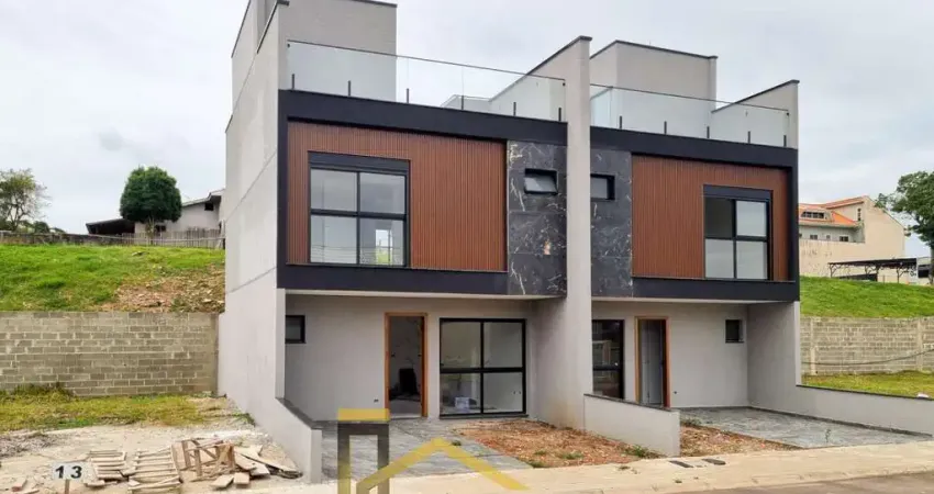 Imóvel à venda em Curitiba-PR: Casa espaçosa com 3 quartos, 1 suíte, 2 banheiros e 2 vagas de garagem no Xaxim - Confira!