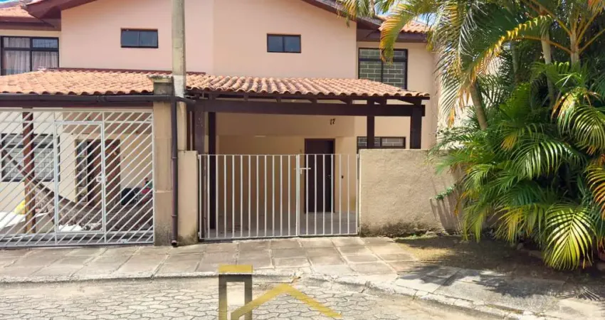 Imperdível! Casa à venda em Curitiba-PR, Bairro Alto, 3 quartos, 1 suíte, 1 sala, 3 banheiros, 2 vagas, 80m². Confira!