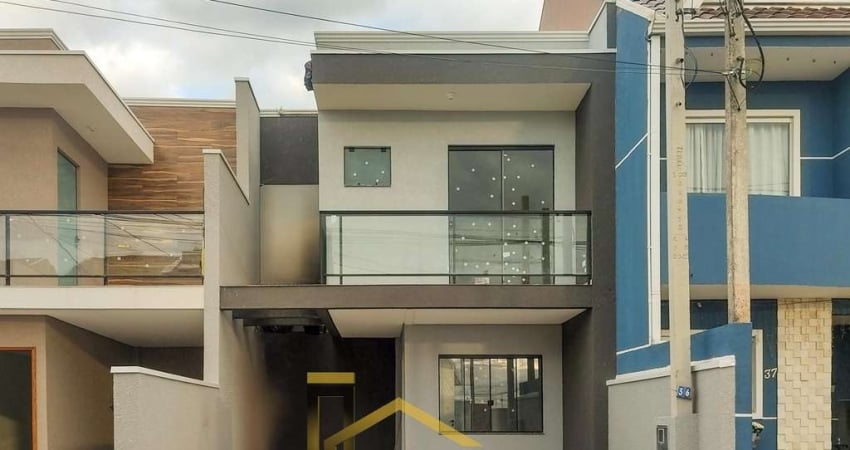 Imperdível Casa à Venda em Curitiba-PR, no Bairro Tatuquara! 3 Quartos, 1 Suíte, 1 Sala, 1 Banheiro, 2 Vagas de Garagem, 90 m².