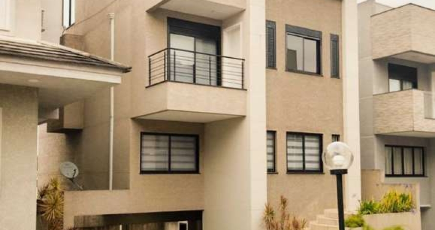 Luxuosa casa em condomínio à venda em Curitiba-PR, no Campo Comprido: 5 quartos, 4 suítes, 2 salas, 5 banheiros, 4 vagas, 316m².