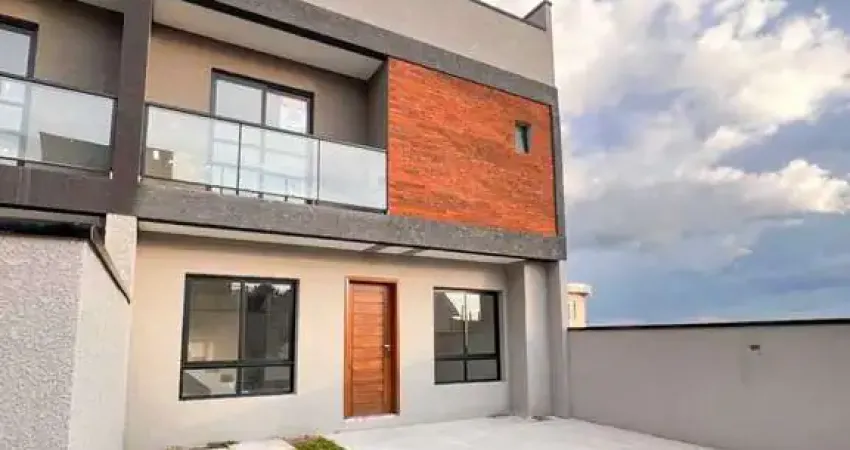 Imperdível casa à venda em Curitiba-PR, bairro Xaxim! 3 quartos, 1 suíte, 1 sala, 3 banheiros e garagem. Confira!