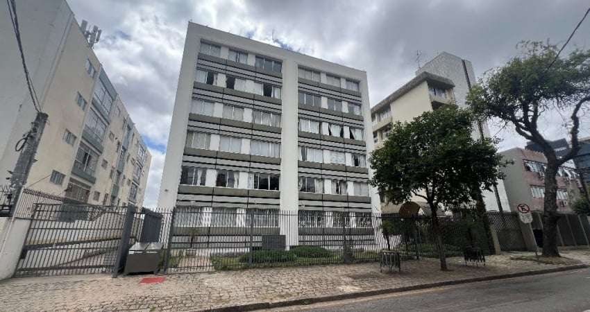 * OPORTUNIDADE!!!! Apartamento excelente abaixo do valor de mercado para quem quer fazer retrofit e vender com valor maior!
