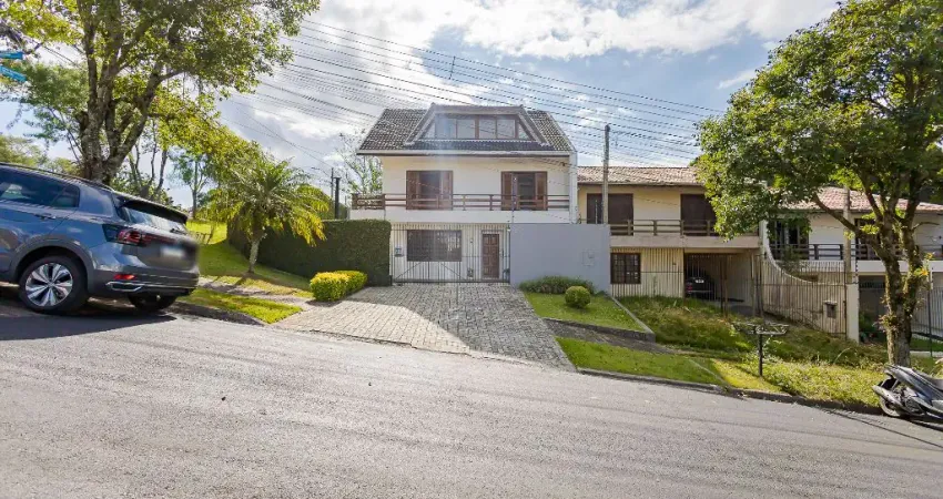 Lindo sobrado confortável e espaçoso no Pilarzinho!
