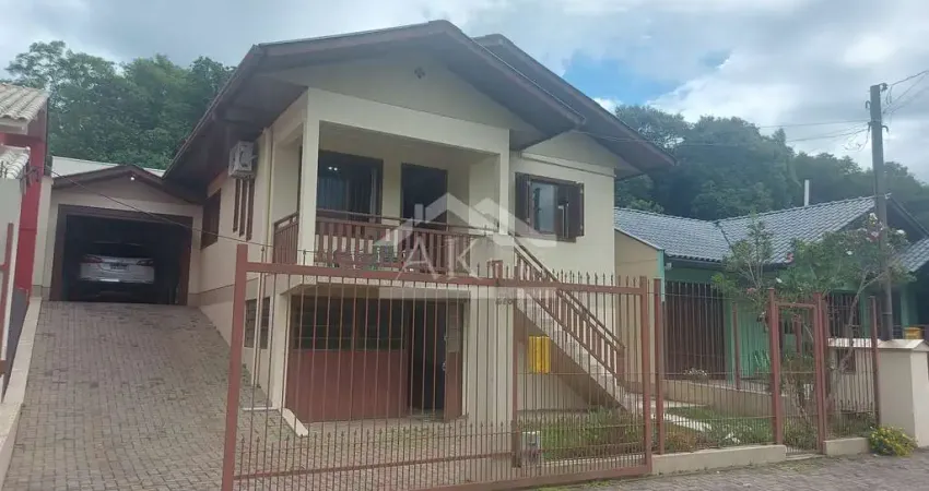 Excelente casa com piscina à venda em picada café na serra gaúcha