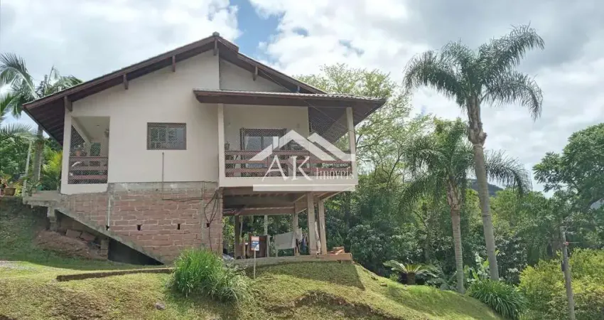 Casa com  01 quarto e 01 suíte à venda em picada café, na serra gaúcha.