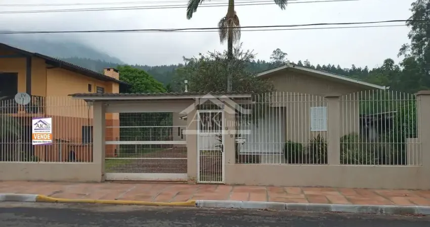 Duas casas com 2 quartos cada, à venda em Picada Café na Serra Gaúcha