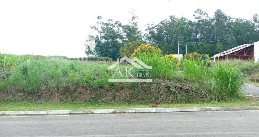 Terreno de esquina a venda em ótimo loteamento de Picada Café, na Serra Gaúcha