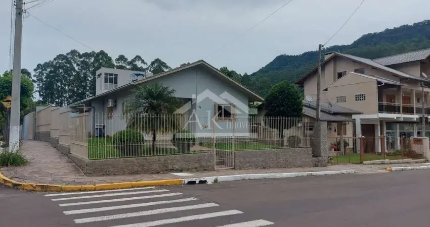 Casa em terreno de esquina, na cidade de picada café na serra gaúcha