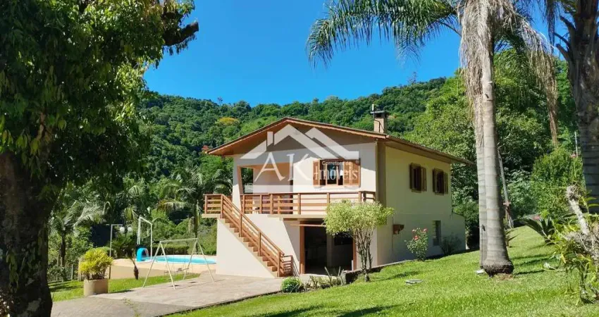 Excelente casa de alvenaria com quatro dormitórios em picada café na serra gaúcha