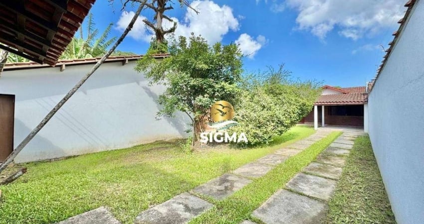 Casa com 3 dormitórios à venda, 140 m² por R$ 860.000,00 - Jardim Guaiuba - Guarujá/SP